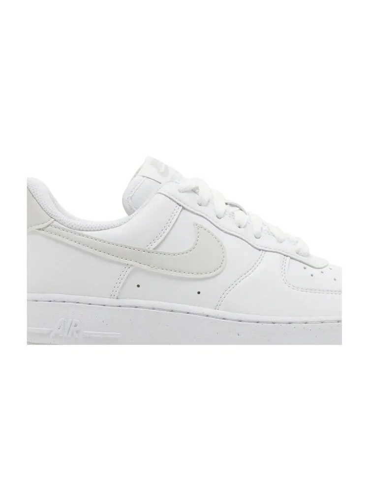 Кроссовки Nike Wmns Air Force 1 — изображение 2 из 4, белый