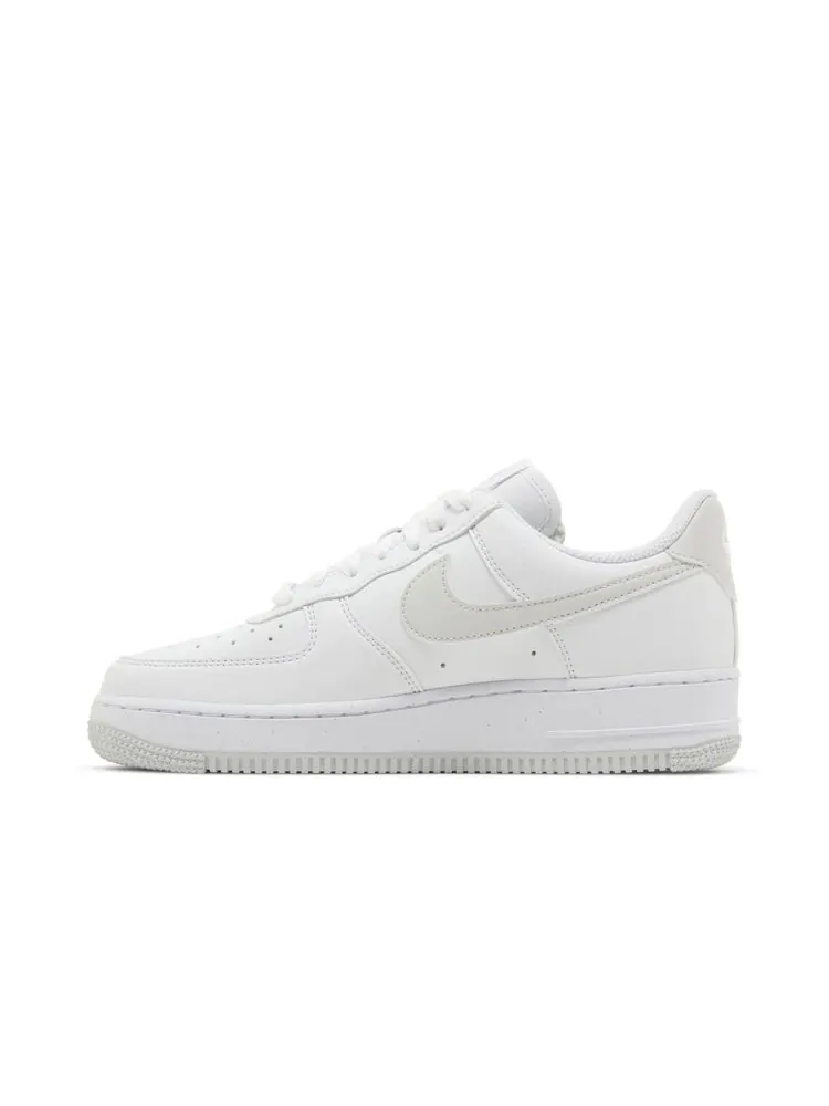 Кроссовки Nike Wmns Air Force 1 — изображение 3 из 4, белый