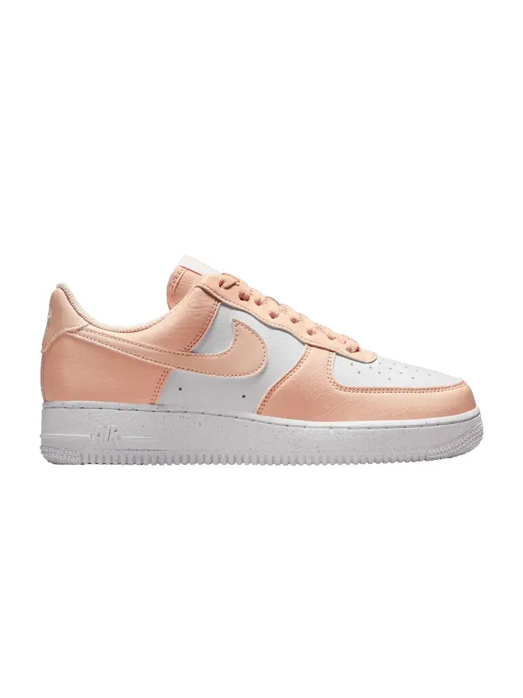Кроссовки Nike Wmns Air Force 1 '07 SE Next Nature 'Guava Ice' — изображение 1 из 1, белый