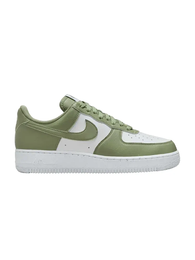 Кроссовки Nike Wmns Air Force 1 '07 SE Next Nature 'Oil Green' — изображение 1 из 1, белый/зеленый
