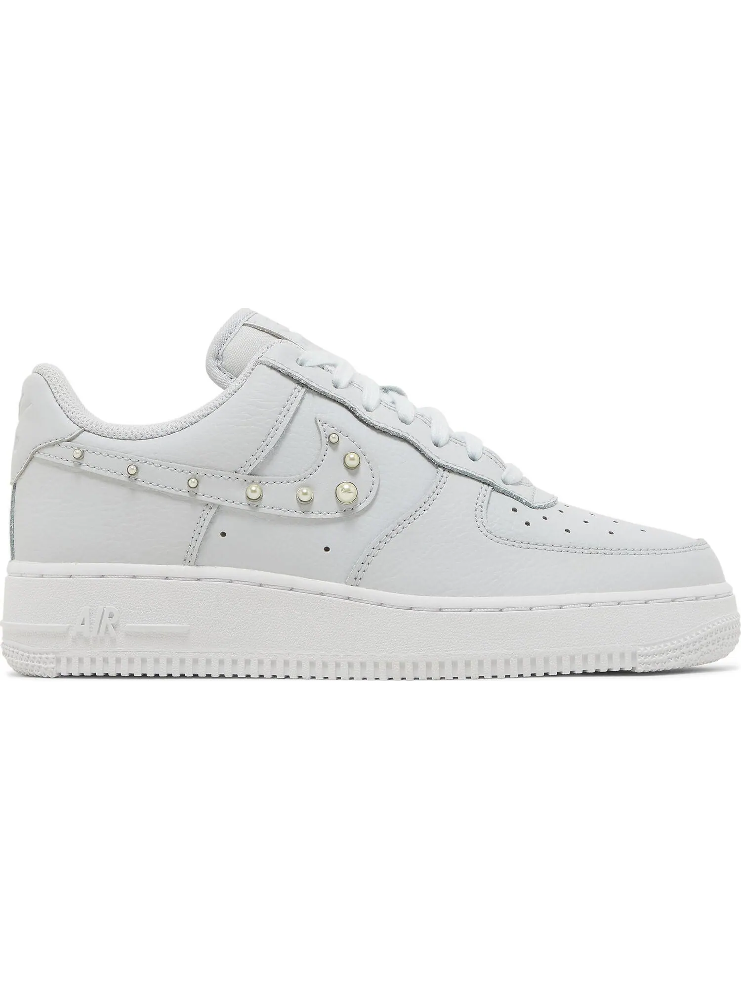 Кроссовки Nike Wmns Air Force 1 07 SE — изображение 1 из 5, белый