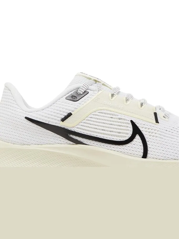 Кроссовки Wmns Air Zoom Pegasus 40 'White Coconut Milk' — изображение 2 из 4, белый