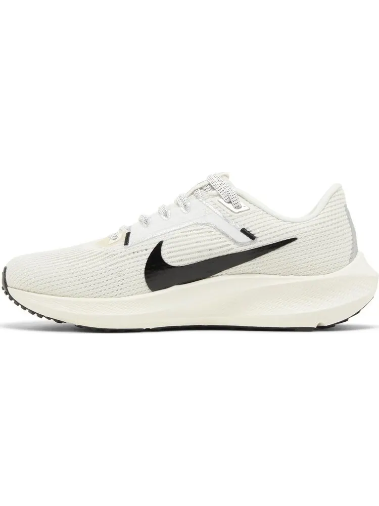 Кроссовки Wmns Air Zoom Pegasus 40 'Sail Black' — изображение 3 из 4, бежевый