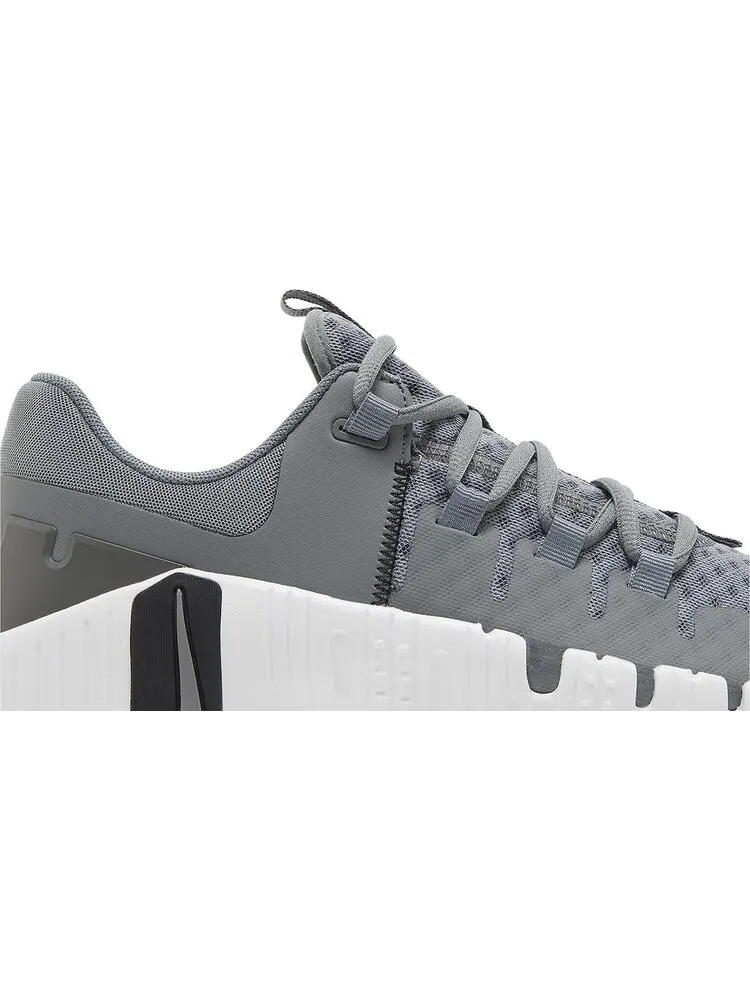 Кроссовки Free Metcon 5 'Smoke Grey' — изображение 2 из 4, серый