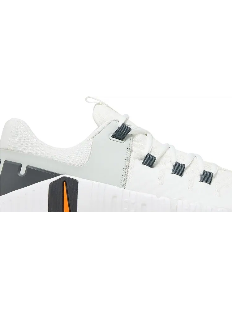 Кроссовки Free Metcon 5 'White Bright Mandarin' — изображение 2 из 4, белый
