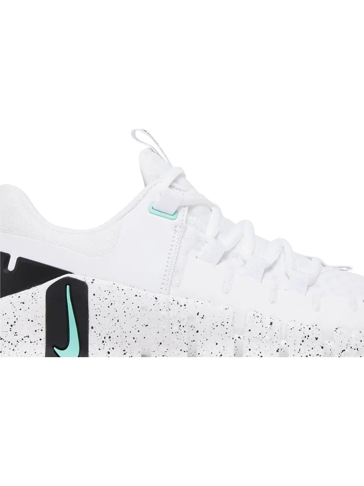 Кроссовки Wmns Free Metcon 5 'White Emerald Rise' — изображение 2 из 4, белый