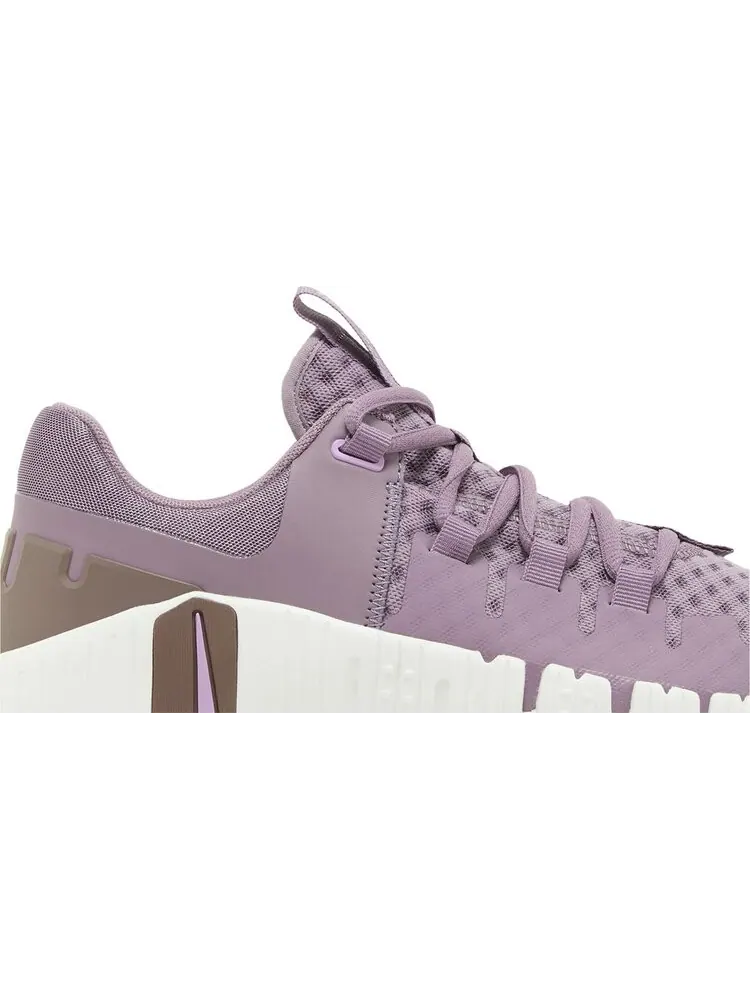 Кроссовки Wmns Free Metcon 5 'Violet Dust' — изображение 2 из 4, фиолетовый