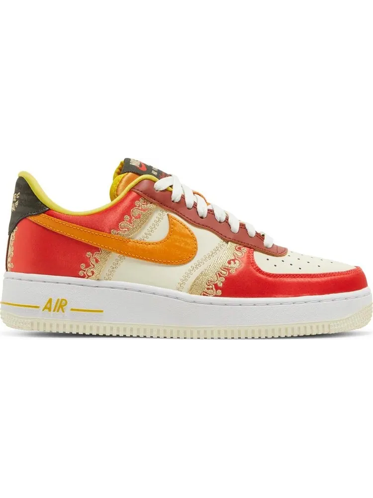 Кроссовки Nike Wmns Air Force 1 '07 LV8 'Little Accra' — изображение 1 из 8, красный