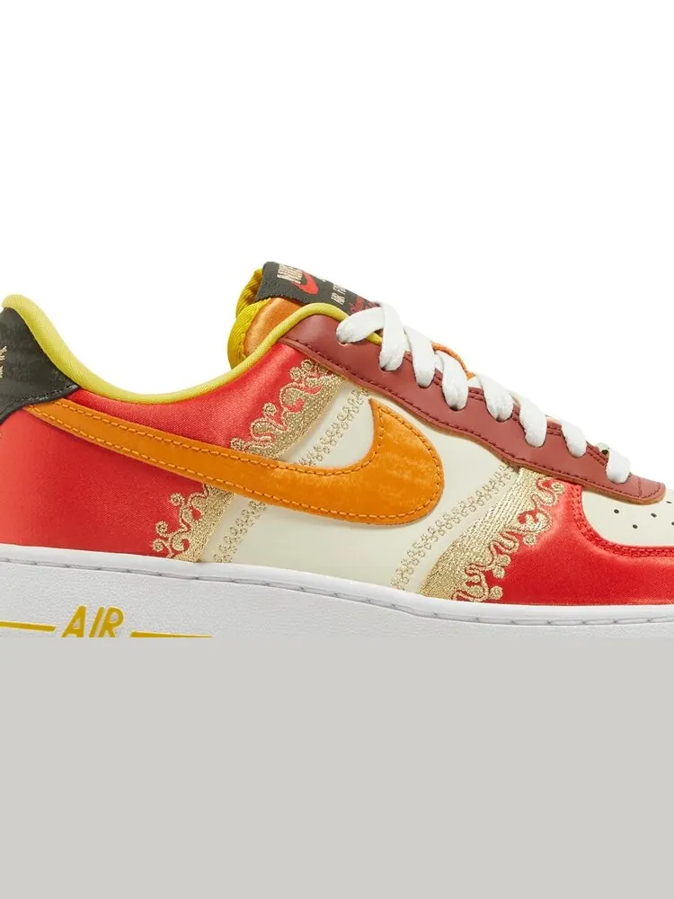 Кроссовки Nike Wmns Air Force 1 '07 LV8 'Little Accra' — изображение 2 из 8, красный