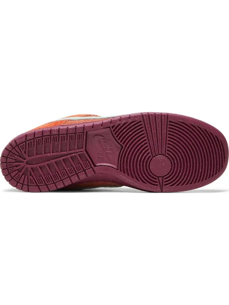 Кроссовки Dunk Low SB 'Mystic Red' — изображение 4 из 4, красный