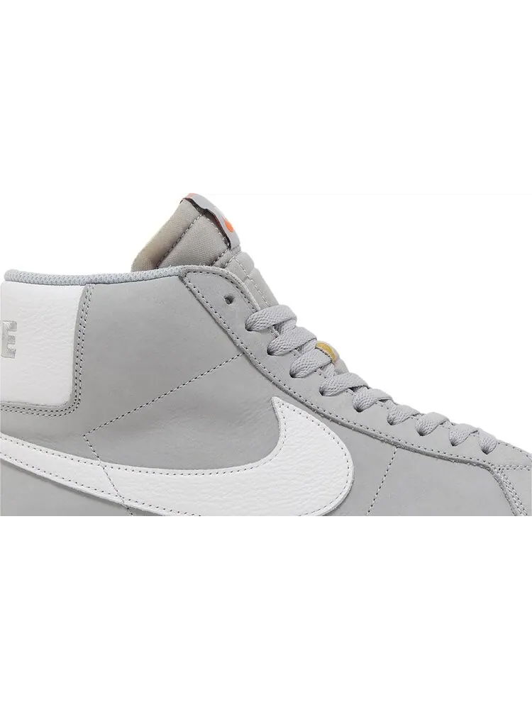 Кроссовки Blazer Mid SB 'Wolf Grey' — изображение 2 из 4, белый