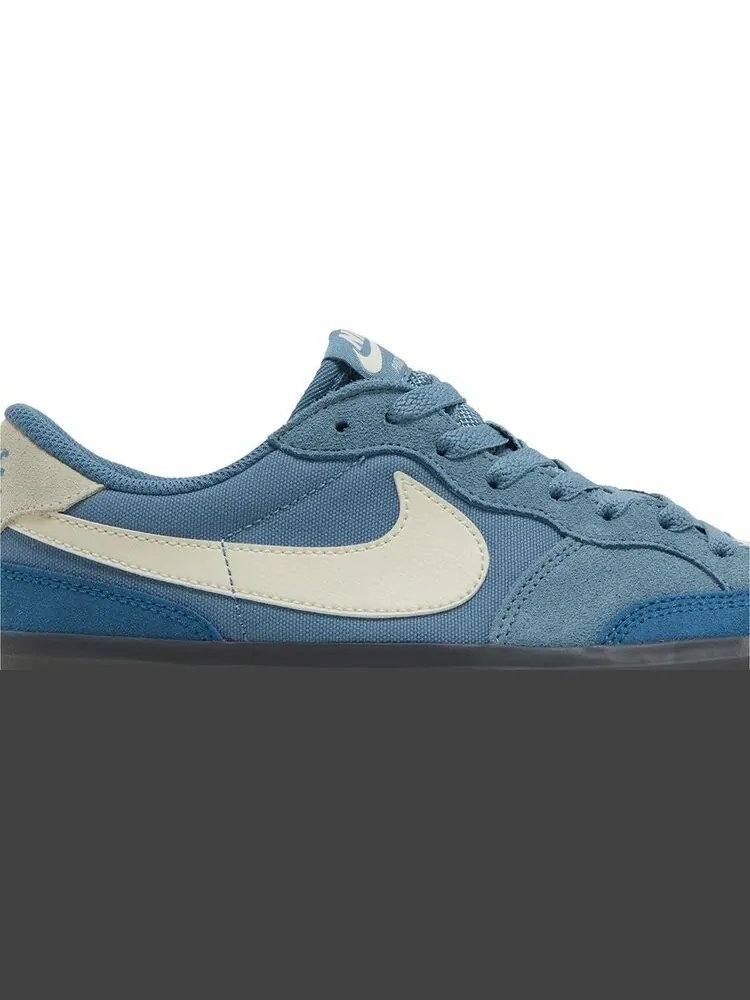 Кроссовки Wmns Zoom Pogo Plus SB 'Noise Aqua Gum' — изображение 2 из 4, синий