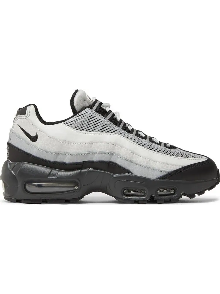 Кроссовки Wmns Air Max 95 'Reflective Safari' — изображение 1 из 4, черный