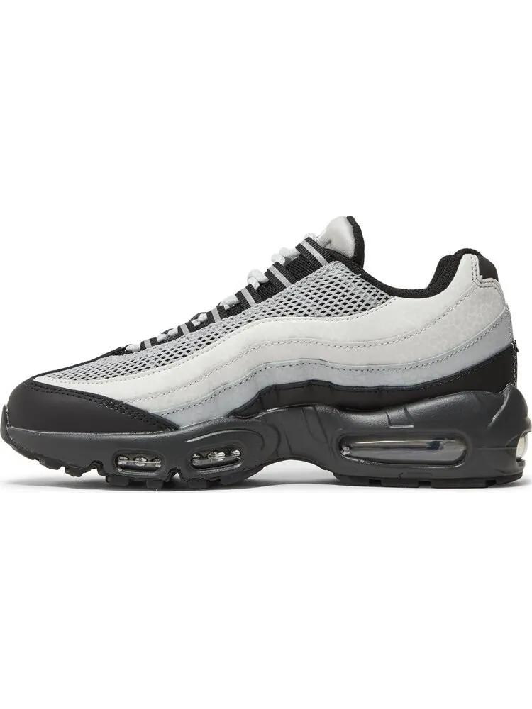 Кроссовки Wmns Air Max 95 'Reflective Safari' — изображение 3 из 4, черный
