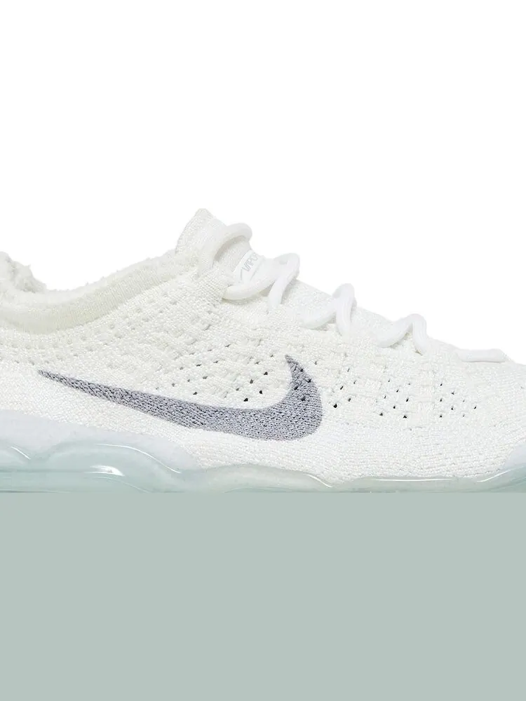 Кроссовки Wmns Air VaporMax 2023 Flyknit 'Pure Platinum' — изображение 2 из 4, белый
