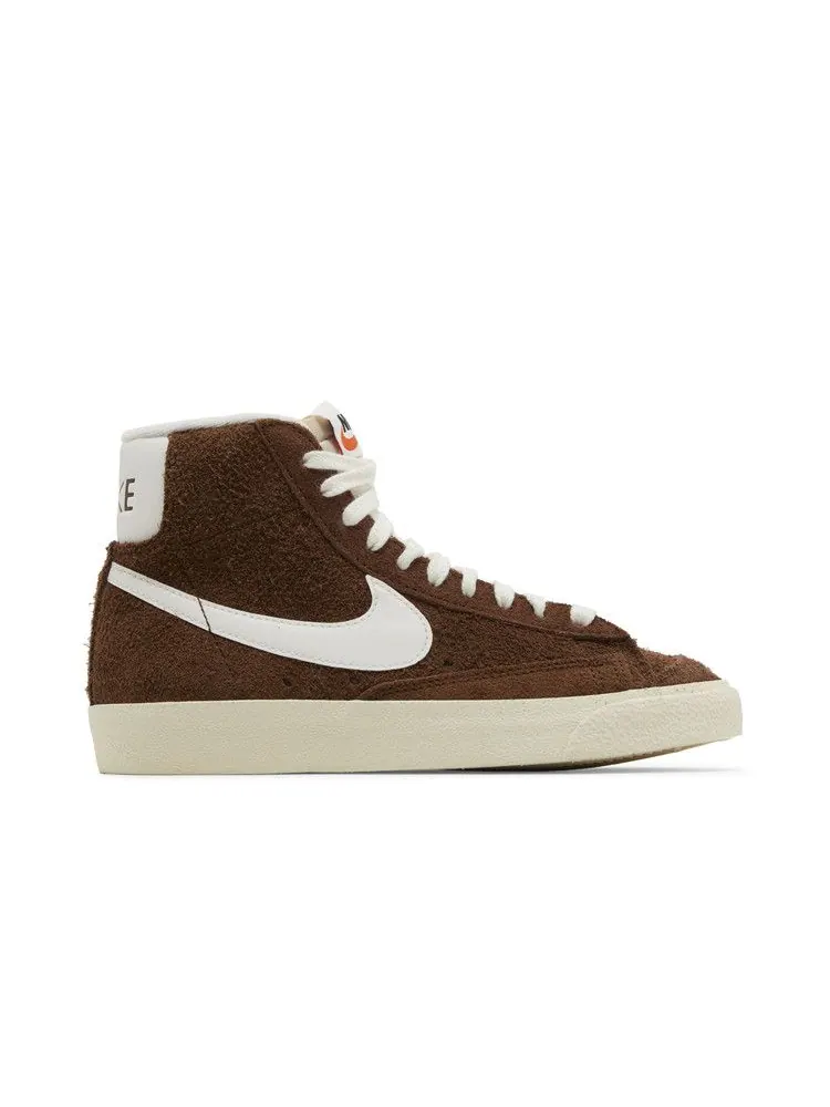 Кроссовки Nike Wmns Blazer Mid '77 Vintage 'Cacao Wow' — изображение 2 из 9, черный