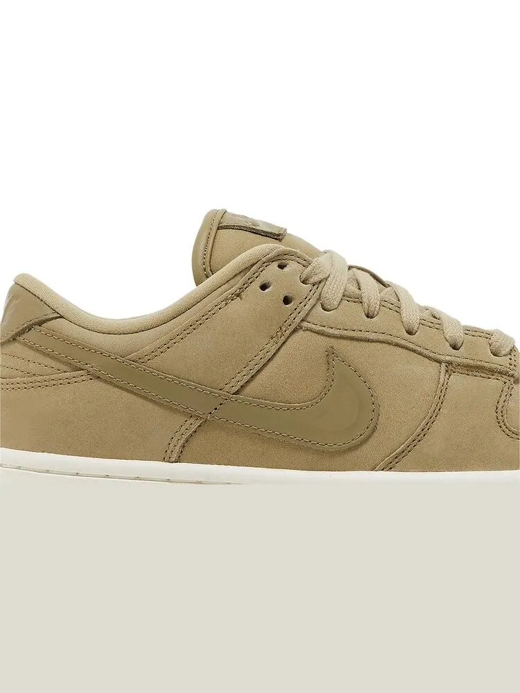 Кроссовки Wmns Dunk Low Premium 'Neutral Olive' — изображение 2 из 4, зеленый
