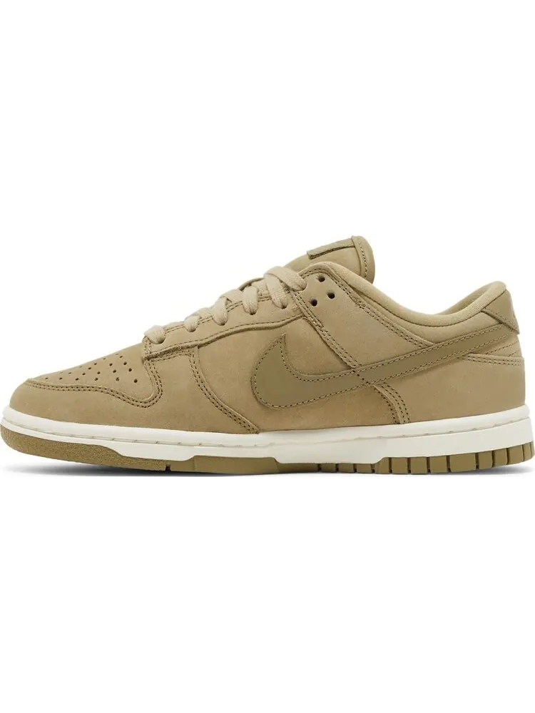Кроссовки Wmns Dunk Low Premium 'Neutral Olive' — изображение 3 из 4, зеленый