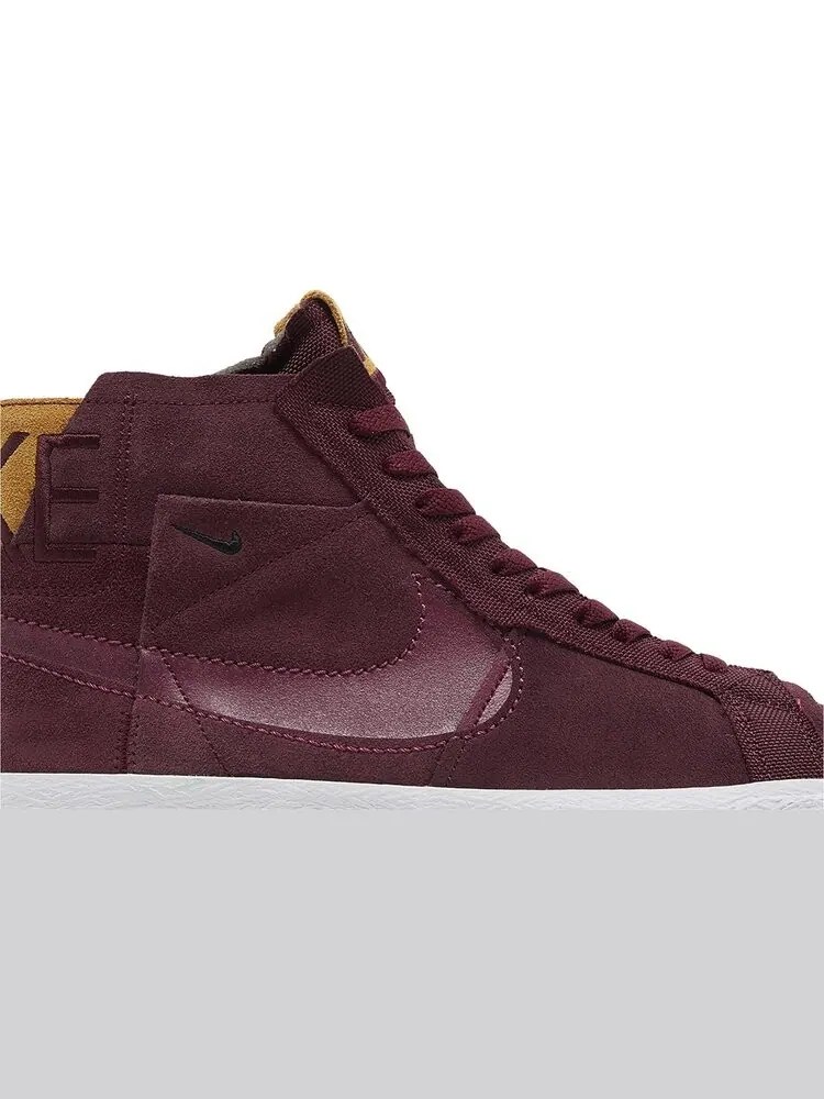 Кроссовки Zoom Blazer Mid Premium SB 'Maroon Patchwork' — изображение 2 из 4, красный