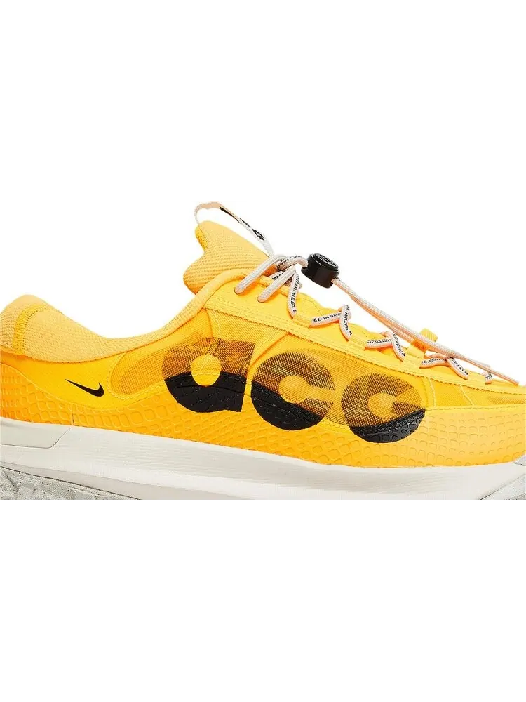 Кроссовки ACG Mountain Fly 2 Low 'Laser Orange' — изображение 2 из 4, оранжевый