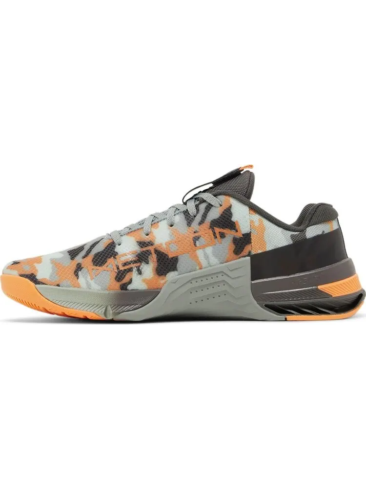 Кроссовки Metcon 8 AMP 'Smoky Camo' — изображение 3 из 4, зеленый