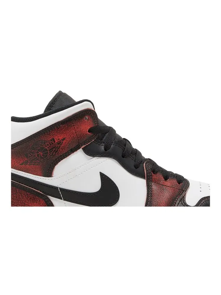 Кроссовки Air Jordan 1 Mid SE 'White' — изображение 2 из 4, белый