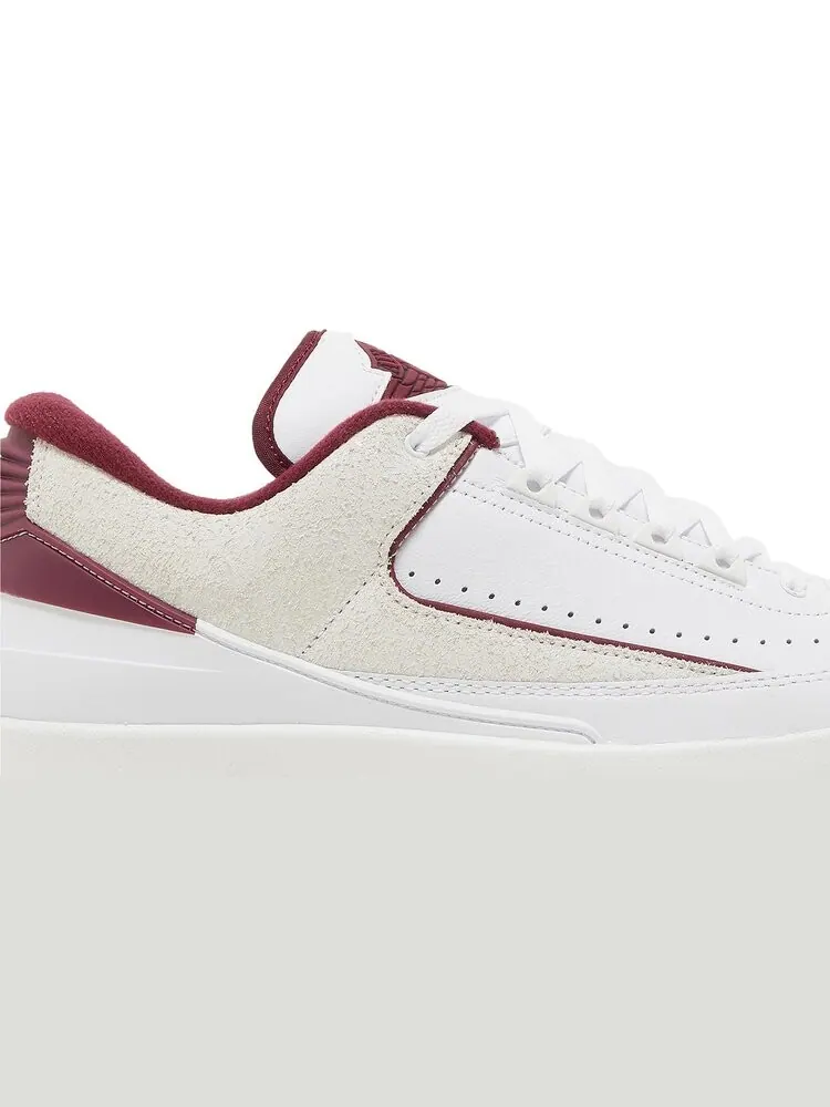 Кроссовки Air Jordan 2 Retro Low 'Cherrywood' — изображение 2 из 4, белый
