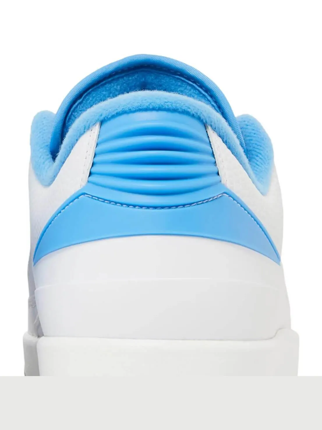 Кроссовки Nike Air Jordan 2 Retro Low UNC — изображение 6 из 8, голубой/белый