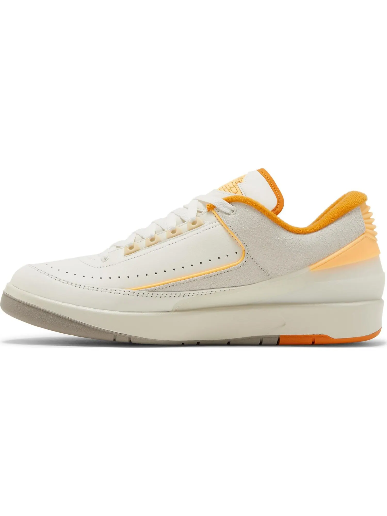 Кроссовки Nike Air Jordan 2 Retro Low — изображение 2 из 5, белый