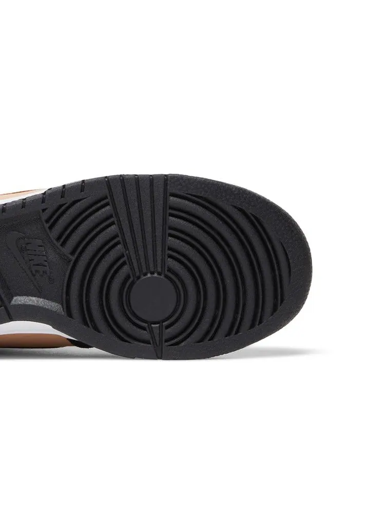 Кроссовки Nike Wmns Dunk High LXX 'Black Flax' — изображение 6 из 9, черный//бежевый/белый
