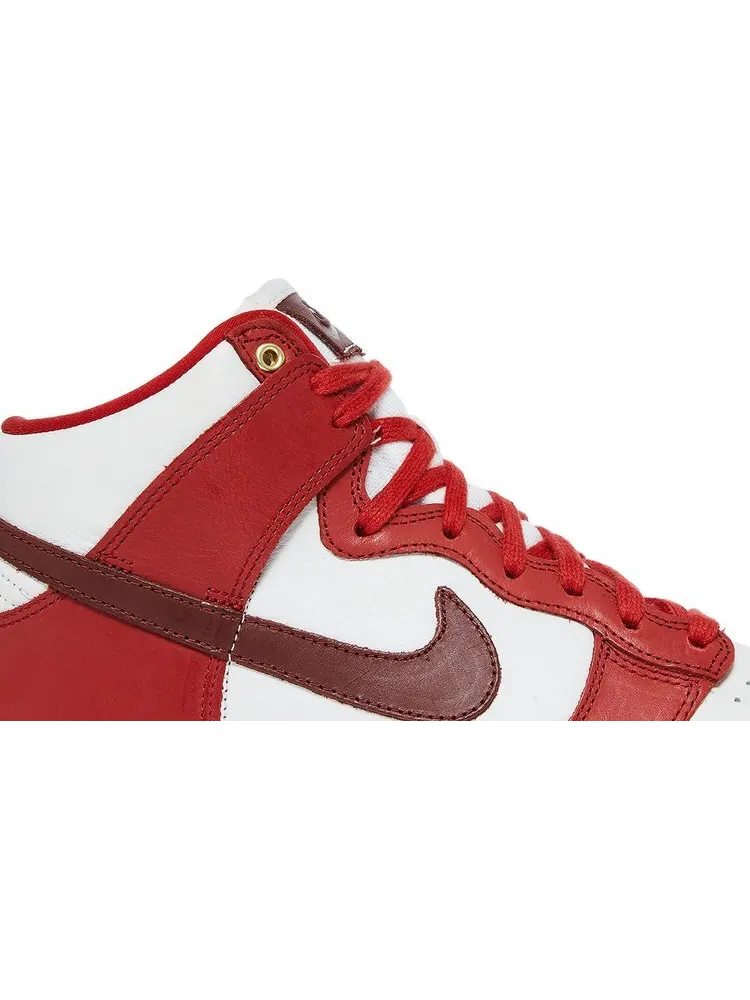 Кроссовки Nike Wmns Dunk High LXX 'Cinnabar' — изображение 2 из 8, красный