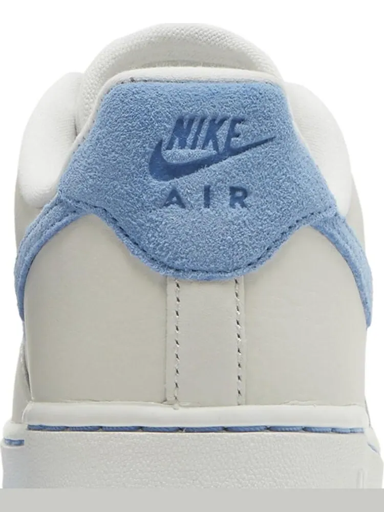 Кроссовки Nike Wmns Air Force 1 LXX 'White University Blue' — изображение 7 из 8, белый