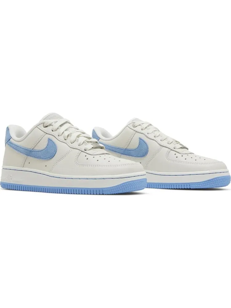 Кроссовки Nike Wmns Air Force 1 LXX 'White University Blue' — изображение 8 из 8, белый