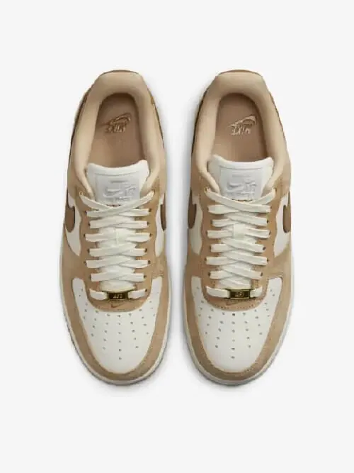 Кроссовки Nike Air Force 1 Low Retro QS — изображение 3 из 8, коричневый/белый