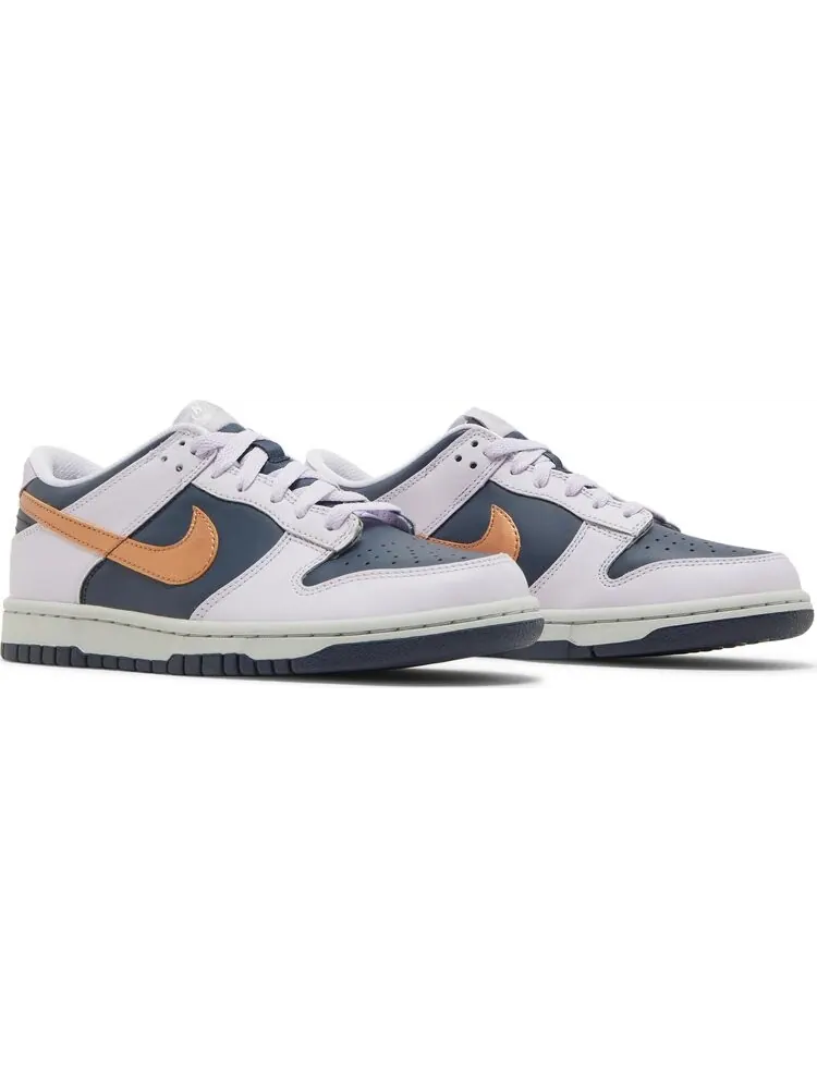 Кроссовки Nike Dunk Low SE GS 'Copper Swoosh' — изображение 8 из 8, фиолетовый