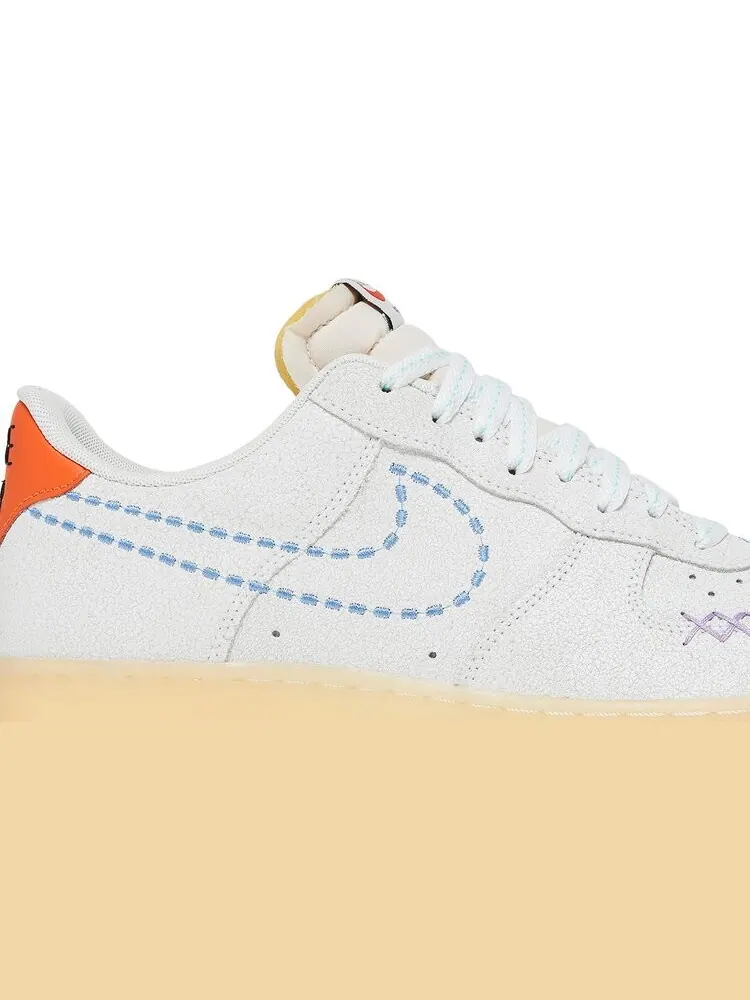 Кроссовки Nike Air Force 1 '07 LV8 'Nike 101' — изображение 2 из 8, белый