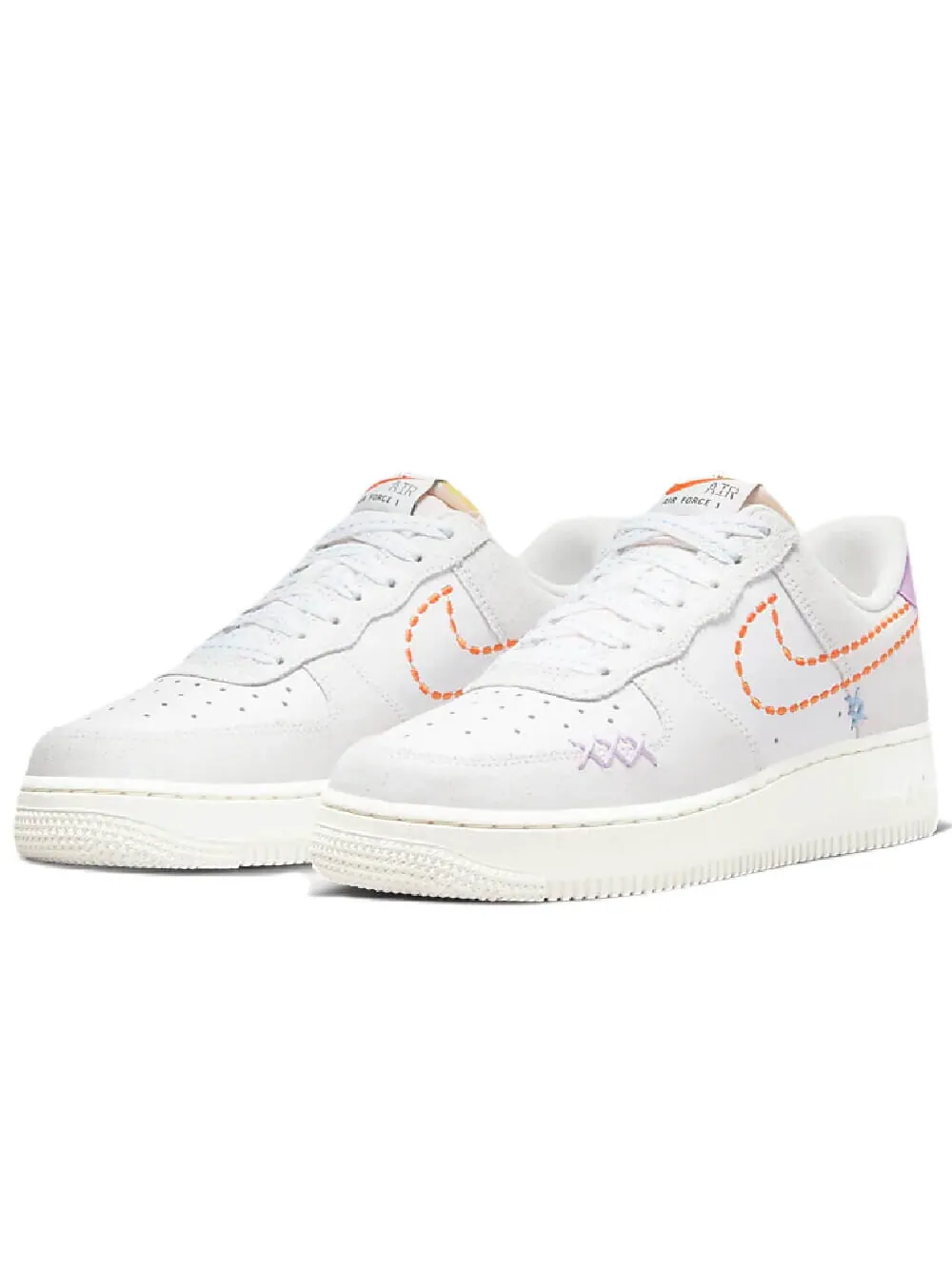 Кроссовки Nike Air Force 1 07 LX — изображение 2 из 8, бежевый/фиолетовый