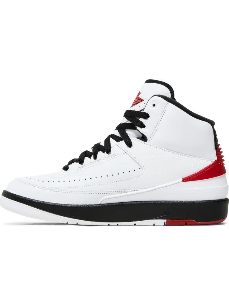Кроссовки Air Jordan 2 Retro Chicago 2022 — изображение 3 из 10, белый