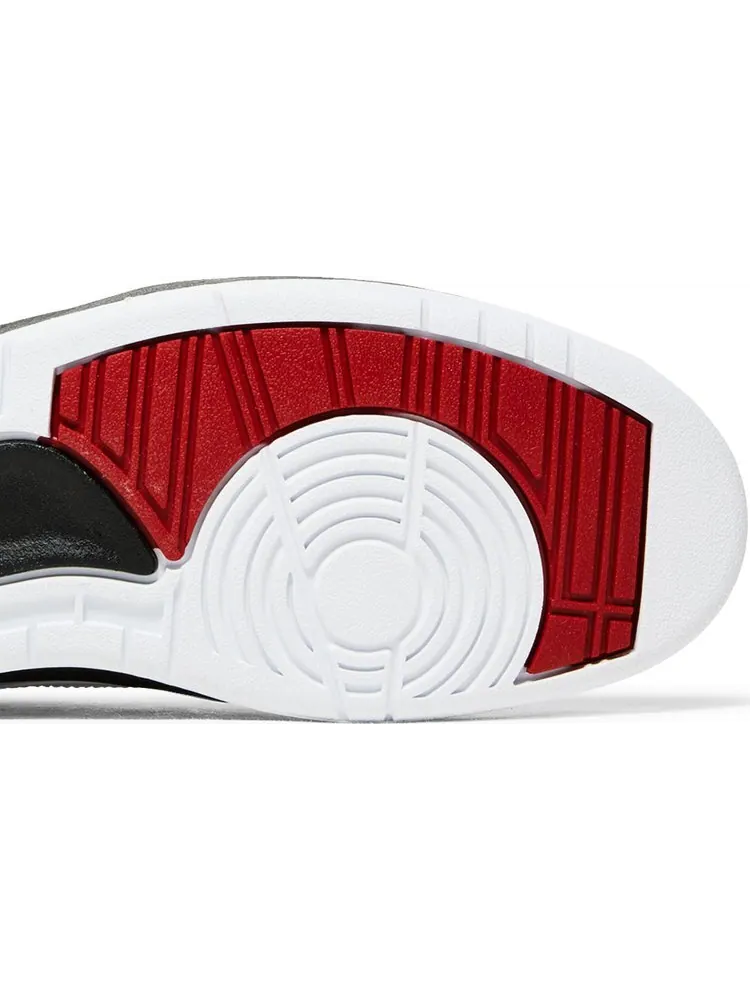 Кроссовки Air Jordan 2 Retro Chicago 2022 — изображение 5 из 10, белый