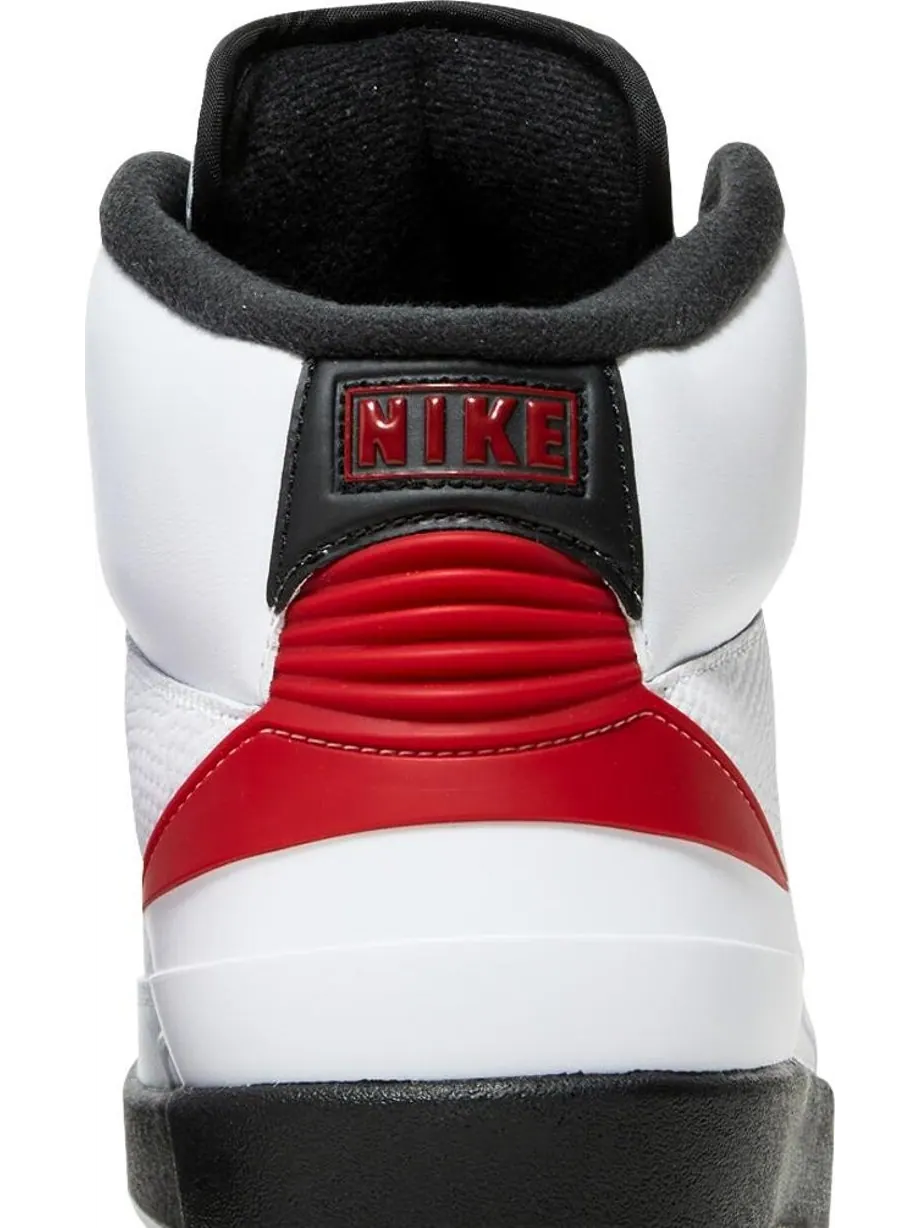 Кроссовки Air Jordan 2 Retro Chicago 2022 — изображение 7 из 10, белый