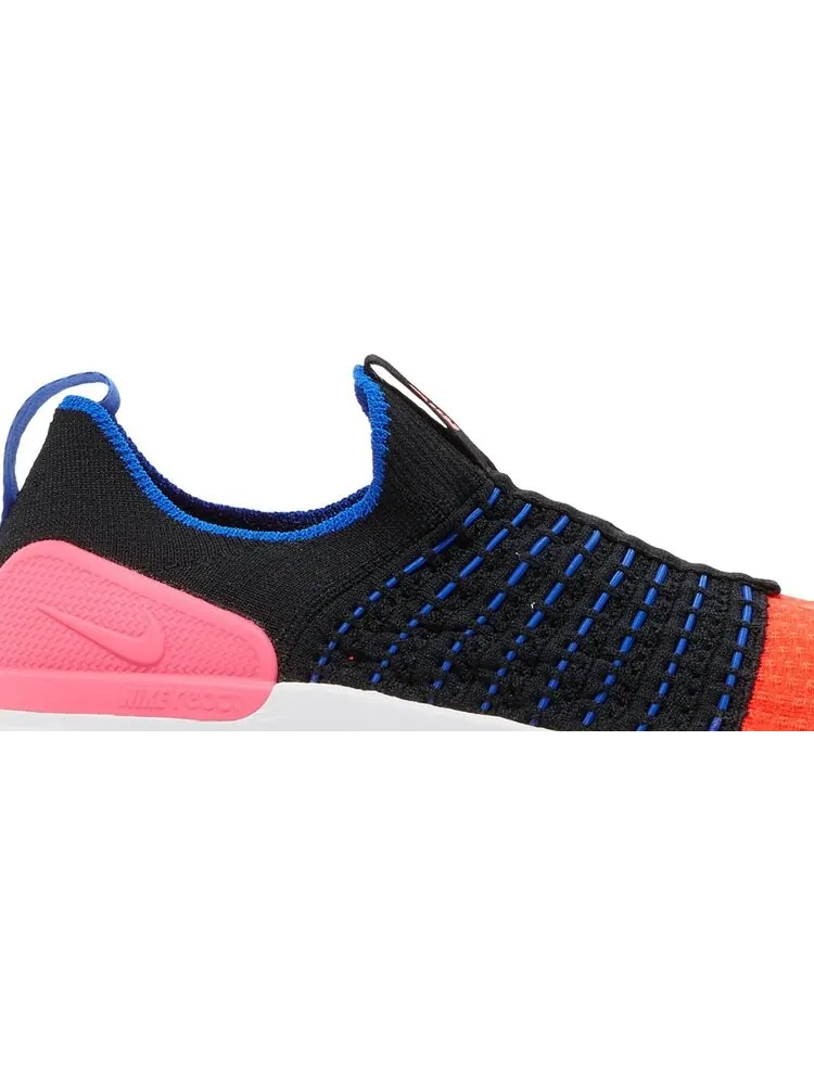 Кроссовки Nike Wmns React Phantom Run Flyknit 2 'Black Bright Crimson' — изображение 2 из 8, черный