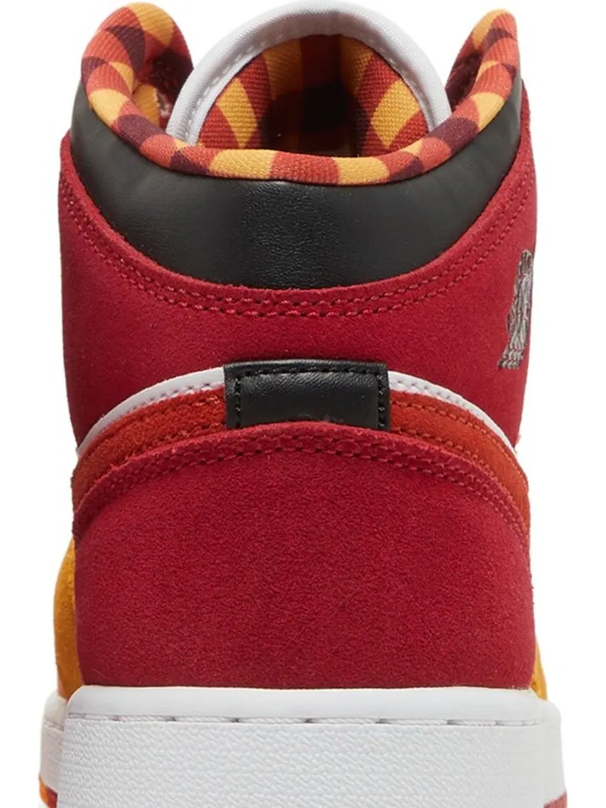 Кроссовки Air Jordan 1 Mid SE GS Picnic — изображение 7 из 8, белый