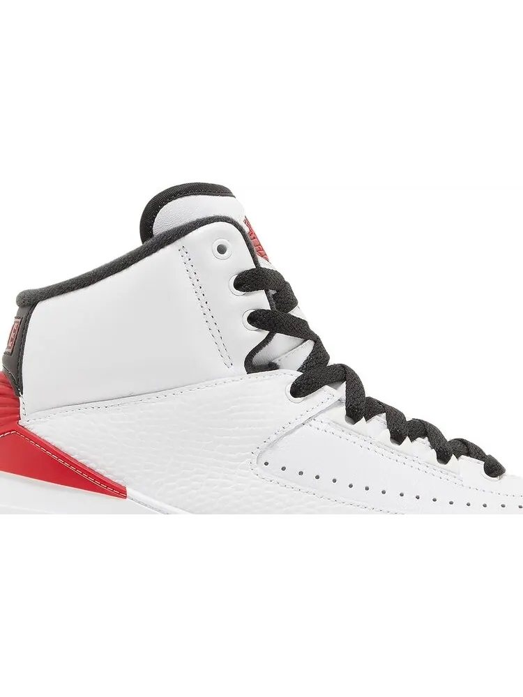 Кроссовки Air Jordan 2 Retro GS Chicago 2022 — изображение 2 из 8, белый