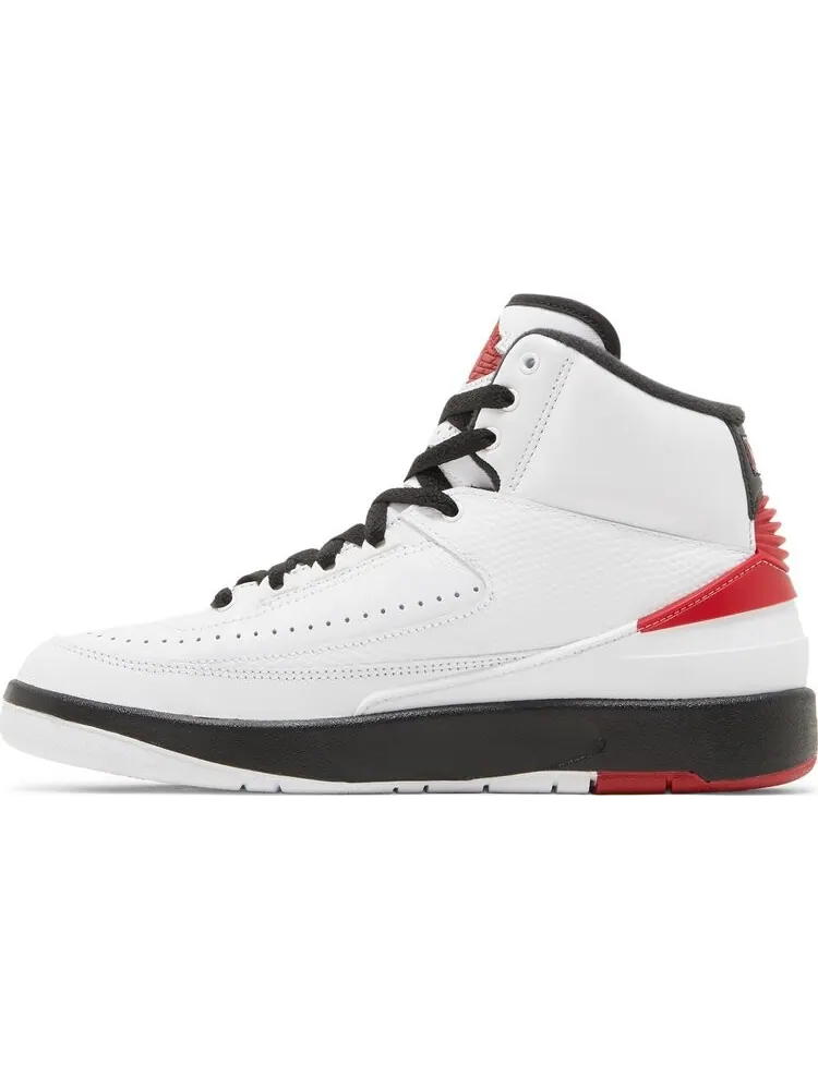 Кроссовки Air Jordan 2 Retro GS Chicago 2022 — изображение 3 из 8, белый