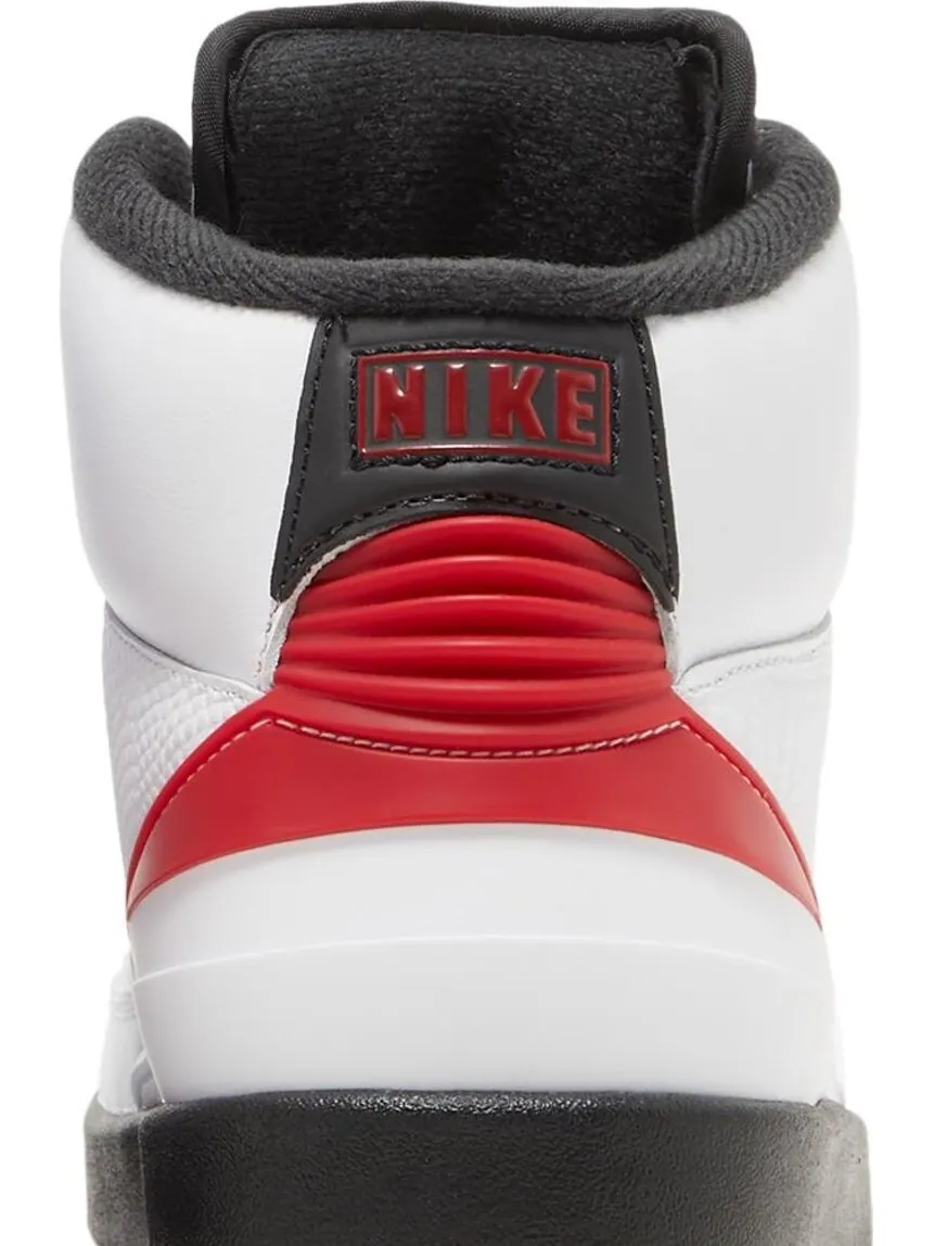 Кроссовки Air Jordan 2 Retro GS Chicago 2022 — изображение 7 из 8, белый