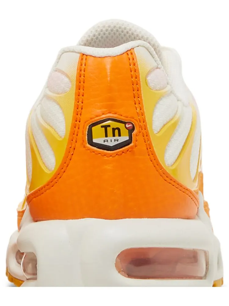 Кроссовки Nike Wmns Air Max Plus 'Sunrise' — изображение 7 из 8, белый
