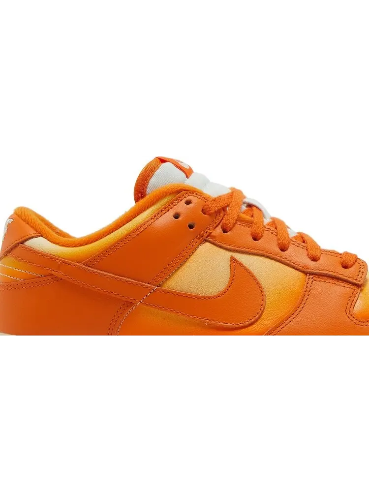 Кроссовки Nike Wmns Dunk Low 'Magma Orange' — изображение 2 из 8, оранжевый