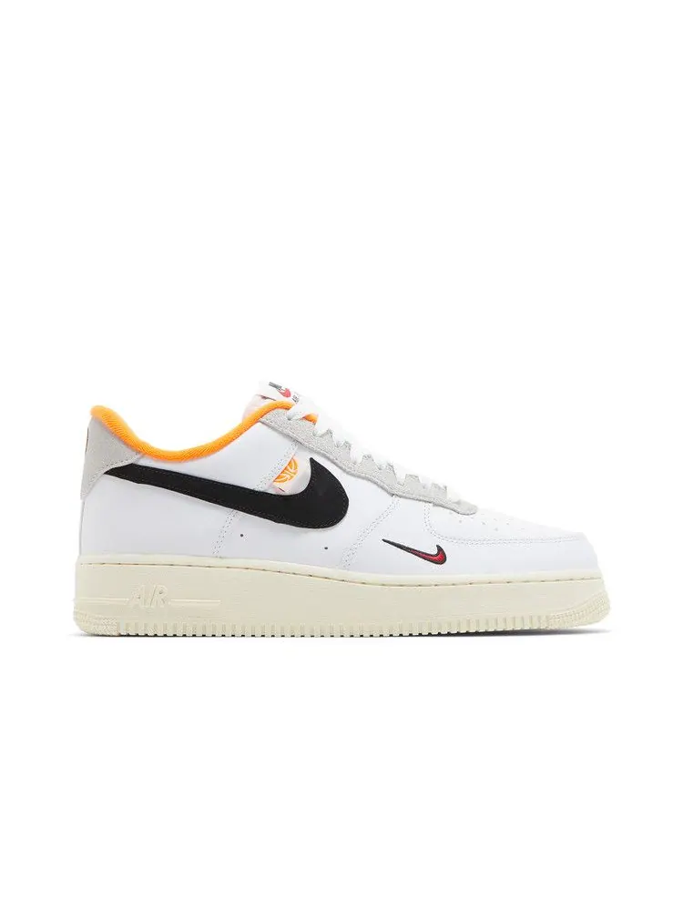 Кроссовки Nike Air Force 1 '07 LV8 'Hoops Pack - White Total Orange' — изображение 2 из 9, белый//оранжевый/черный