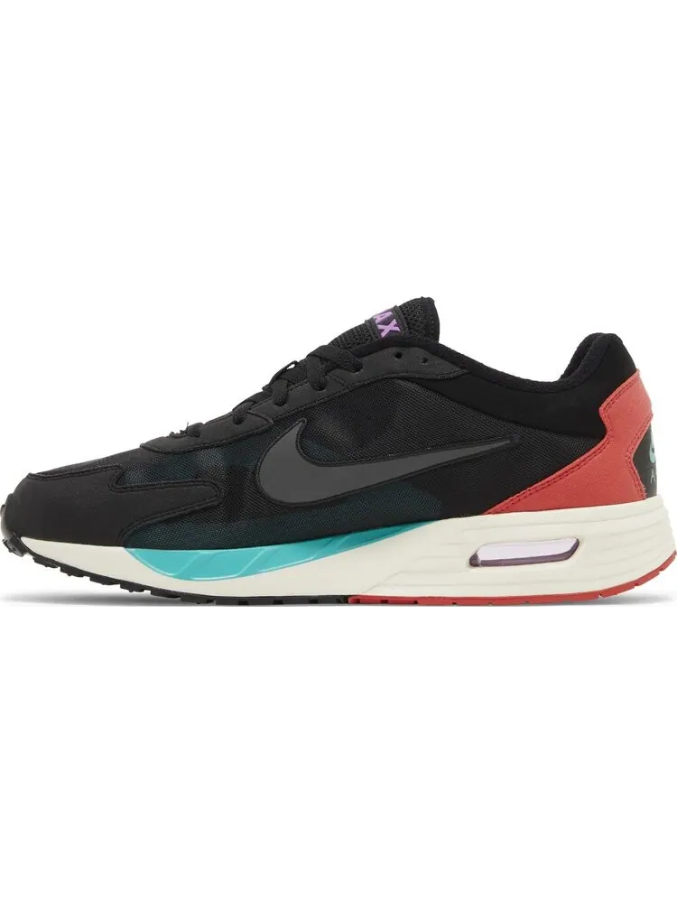 Кроссовки Air Max Solo 'Black Jade Red' — изображение 3 из 4, черный