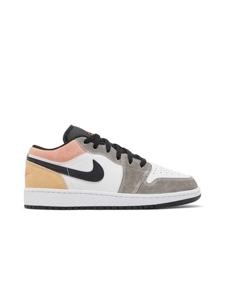 Кроссовки Air Jordan Air Jordan 1 Low SE GS 'Flight Club' — изображение 2 из 9, черный///белый